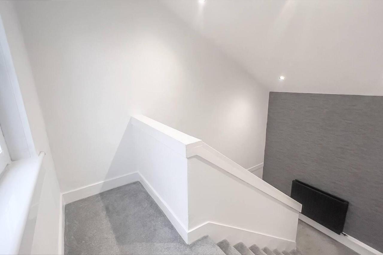 Stunning Luxury Apartment Near Motherwell Wishaw  Exterior photo